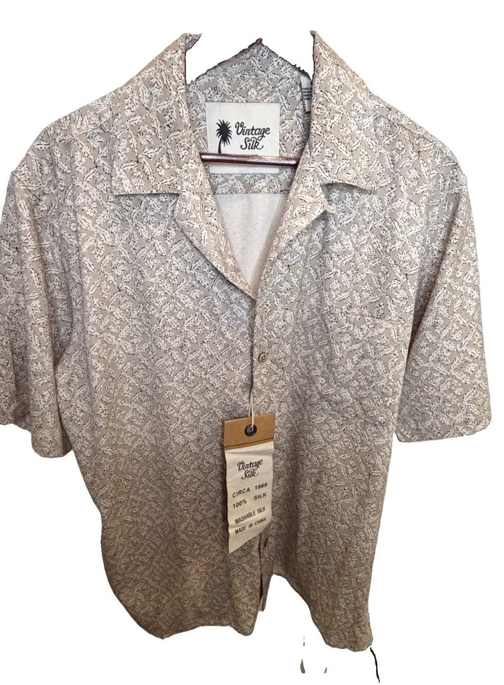 Vintage Silk Men’s Medium 100% Silk Camp Shirt Beige Abstract Print Short Sleeve